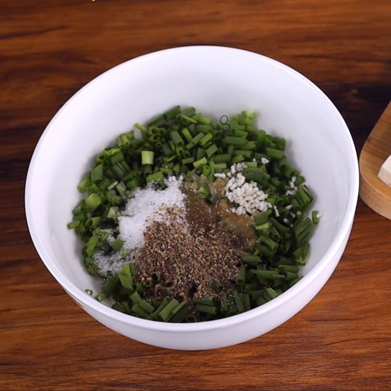 Step 2 Make scallion oil Fried tofu with scallion oil and pork floss