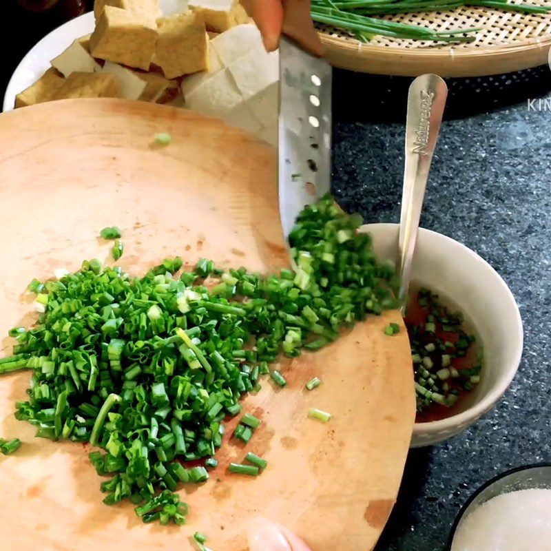 Step 2 Making Fried Tofu with Scallion Oil and Fish Sauce