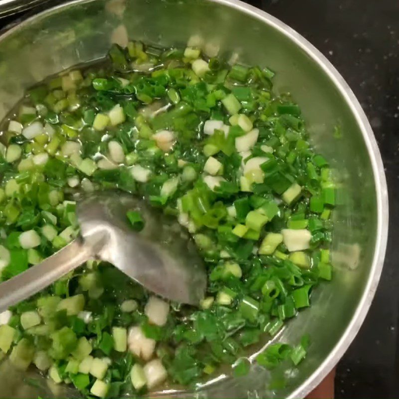 Step 6 Making scallion oil Grilled spring rolls