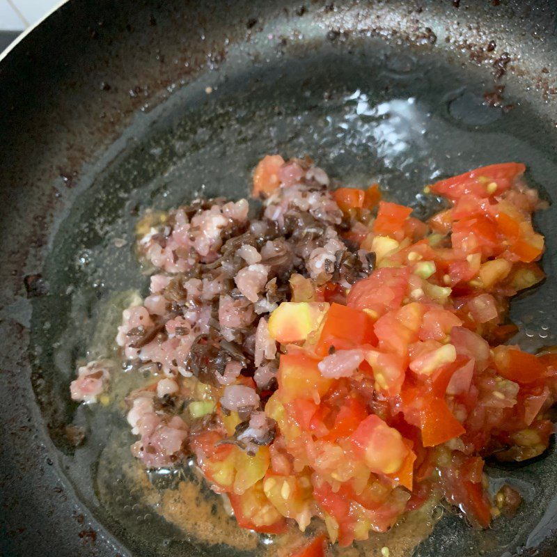 Step 5 Making Tomato Sauce for Squid Stuffed Squid Fried in Tomato Sauce