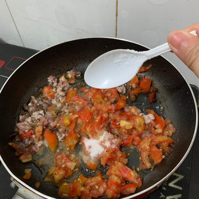 Step 5 Making Tomato Sauce for Squid Stuffed Squid Fried in Tomato Sauce