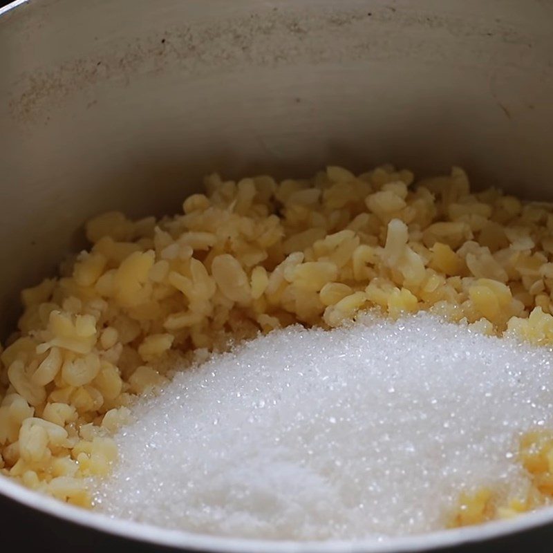 Step 3 Making mung bean filling for cam cake and cong cake coated with sugar