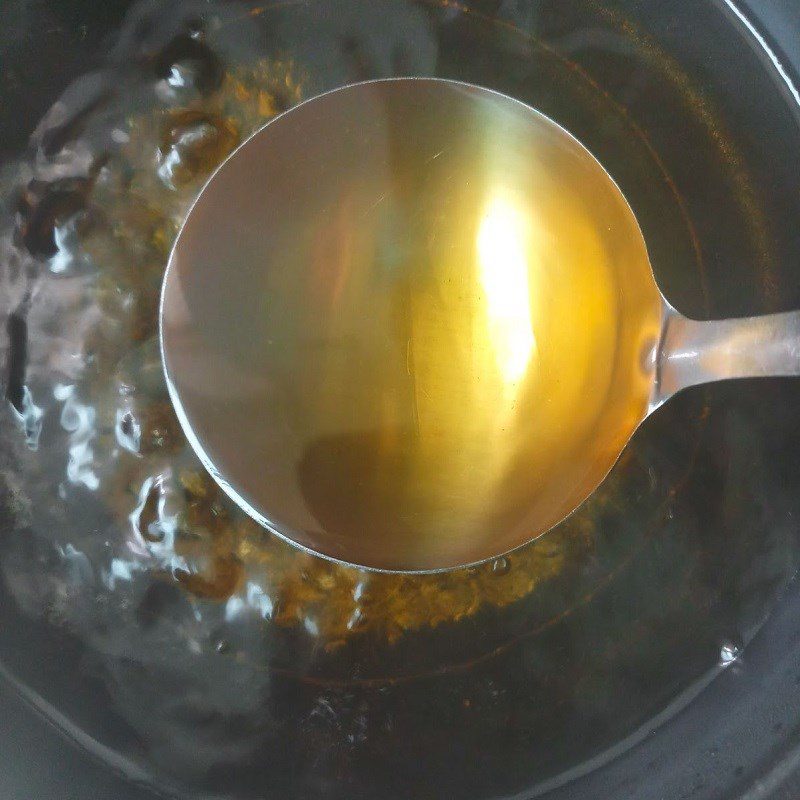 Step 4 Making chicken foot dipping sauce Chicken feet soaked with lemongrass and calamondin (recipe shared by a user)