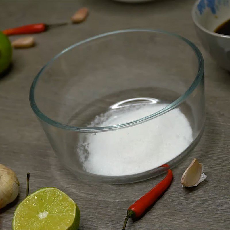 Step 3 Make the dipping sauce for dry vegetarian noodle stir-fried with vegetables and mushrooms