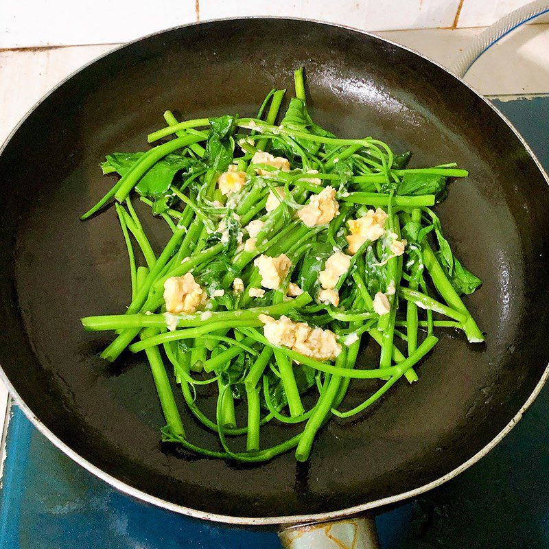 Step 2 Making stir-fried water spinach with bean curd Stir-fried water spinach with bean curd