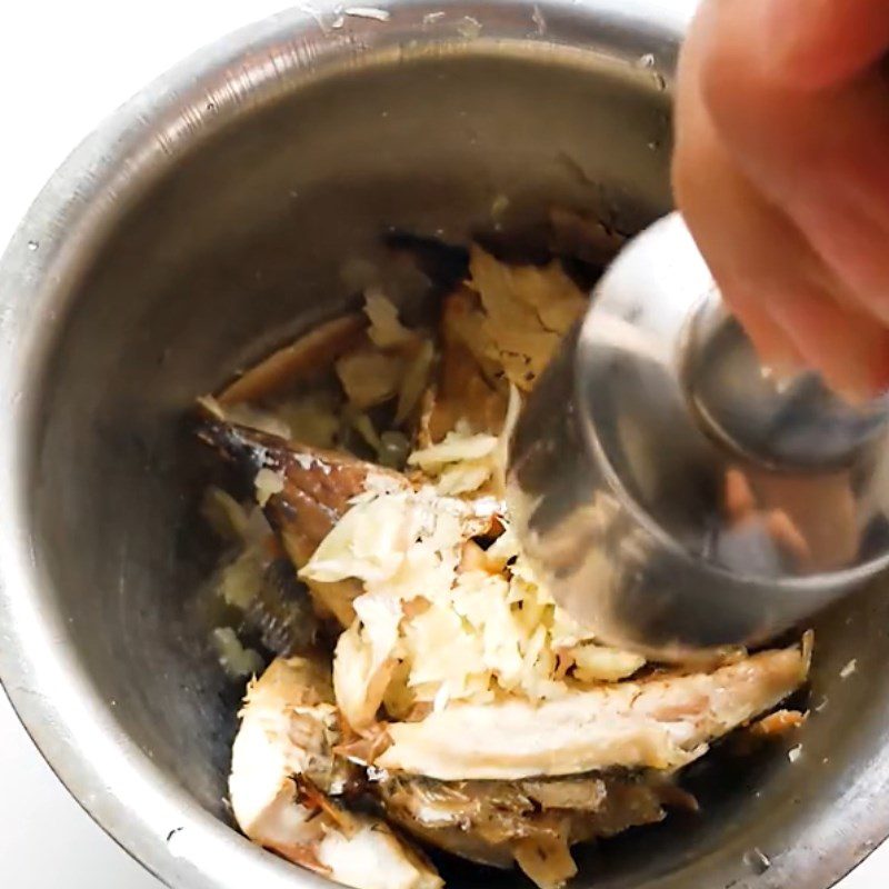 Step 2 Making mackerel floss Mackerel floss