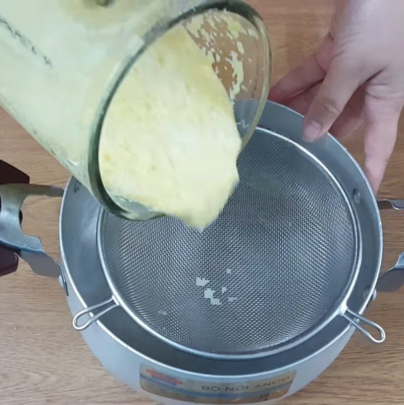 Step 2 Making corn milk Mooncake with corn milk and pandan leaves