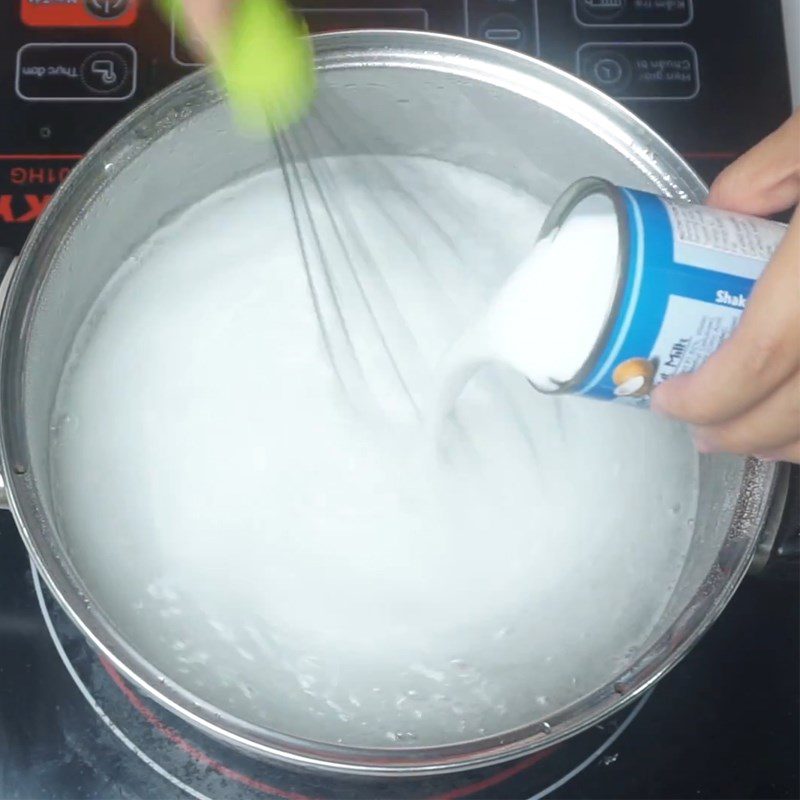 Step 1 Making coconut jelly for green tea jelly mooncake with coconut milk