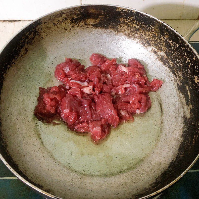 Step 2 Making beef stir-fried with tomatoes Beef stir-fried with tomatoes