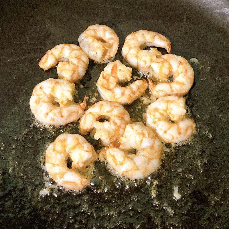 Step 2 Stir-fried shrimp with broccoli Stir-fried shrimp with broccoli