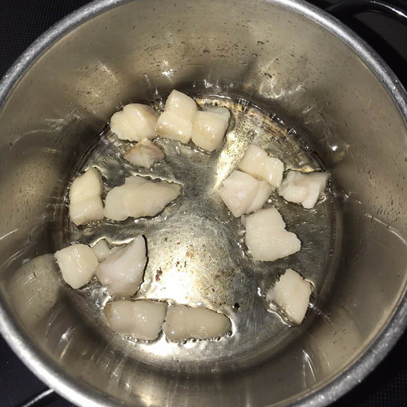 Step 3 Make crispy pork fat Spicy anchovies