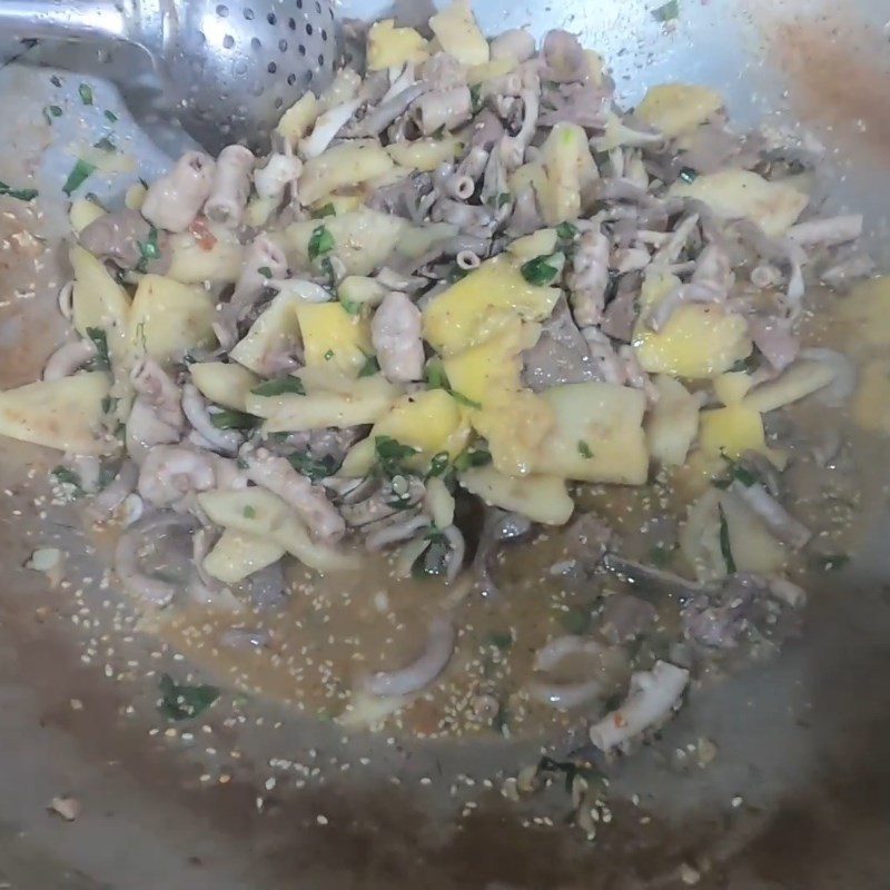 Step 4 Final product Stir-fried goat intestines with pineapple