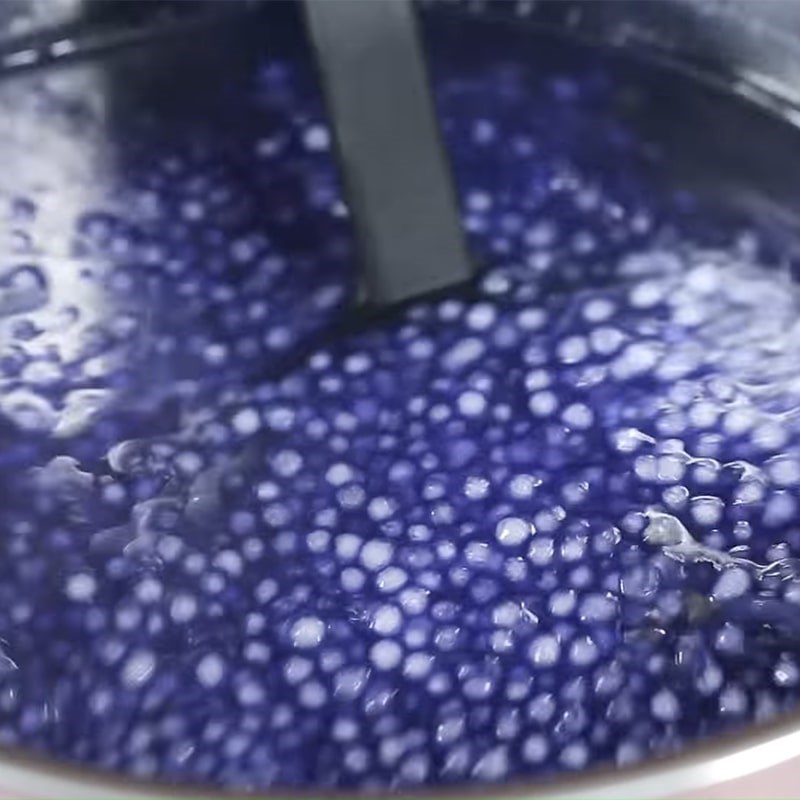 Step 1 Boil the tapioca pearls for Yogurt with Lychee and Butterfly Pea Flower