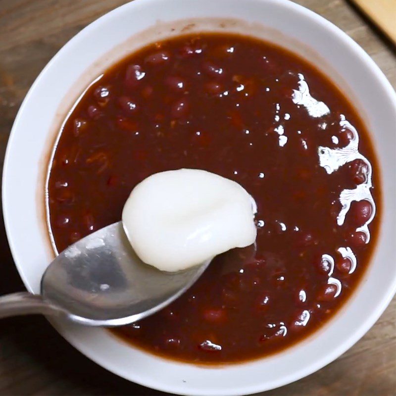 Step 4 Boil mochi cake and complete red bean mochi dessert