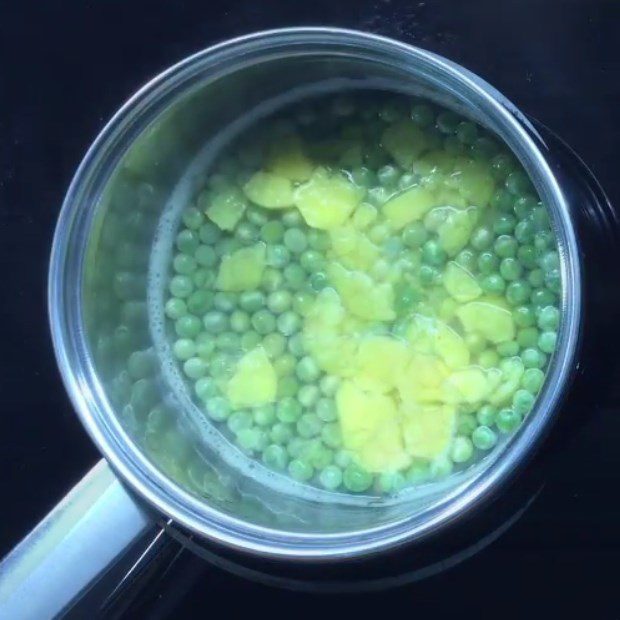 Step 2 Boil sweet potato and peas for Pea and Sweet Potato Porridge