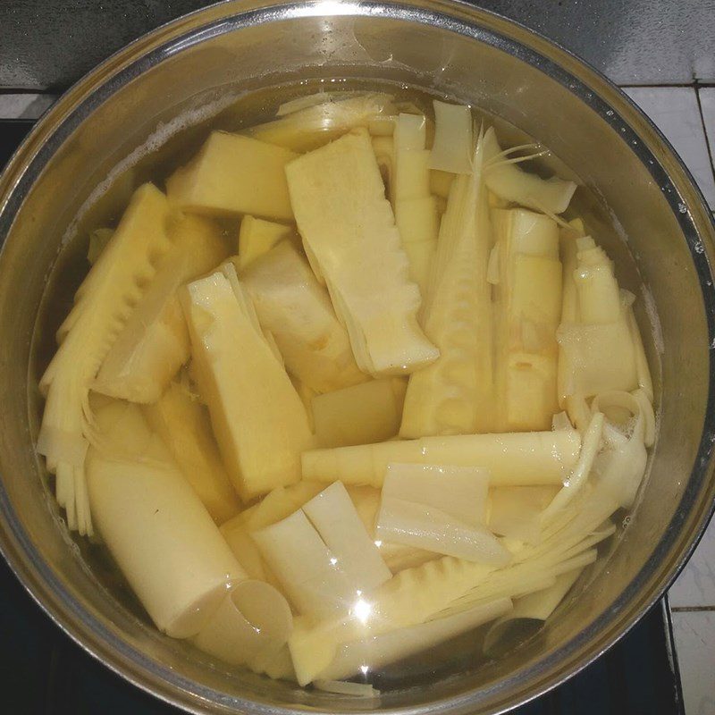 Step 2 Stir-fried bamboo shoots Stir-fried bamboo shoots with garlic