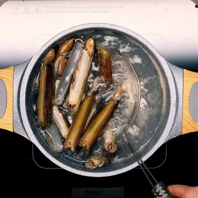 Step 2 Boil razor clams Butter Garlic Razor Clams