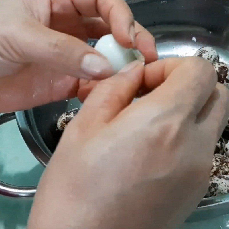 Step 1 Boil and peel quail eggs Fried green sticky rice quail eggs