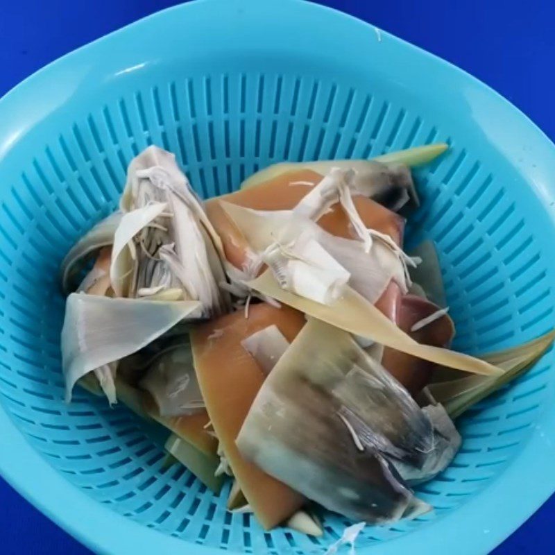 Step 4 Boil and shred the banana blossom Banana blossom salad - shredded banana blossom