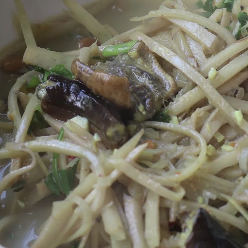 Step 5 Stewed eel with banana flower Eel stewed with banana flower