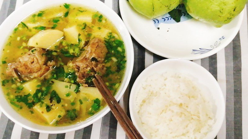 Fresh bamboo shoot soup with pork bones