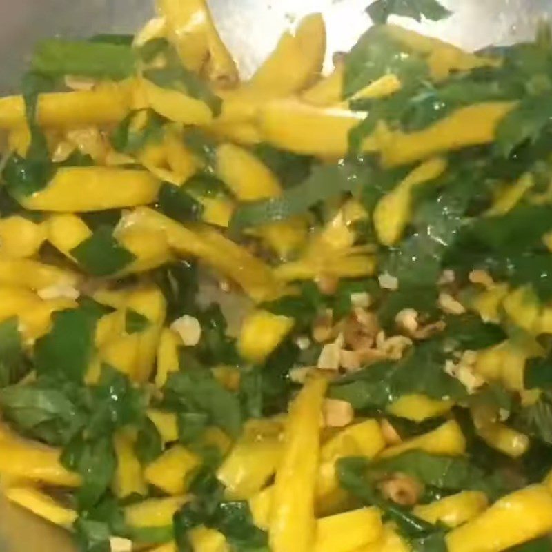 Step 4 Stir-fried jackfruit with betel leaves Vegetarian stir-fried jackfruit