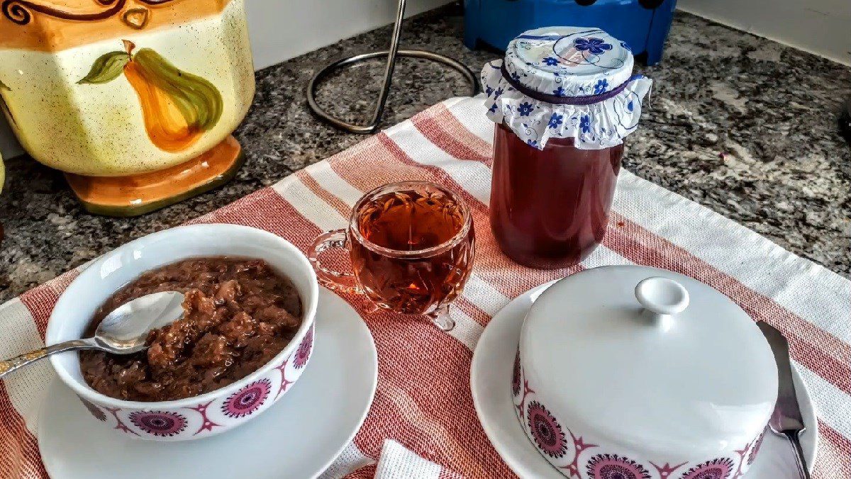 Rose Jam from Dried Roses