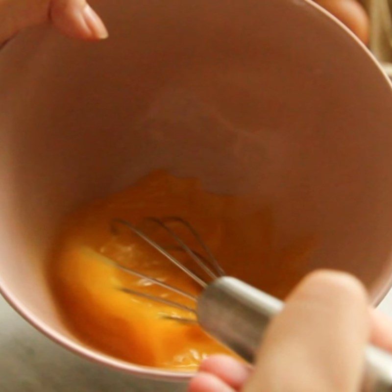 Step 1 Prepare the ingredients for Stir-fried Oyster Mushrooms with Eggs