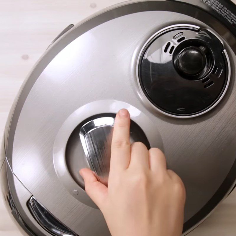 Step 4 Cooking Red Velvet Sponge Cake in a rice cooker