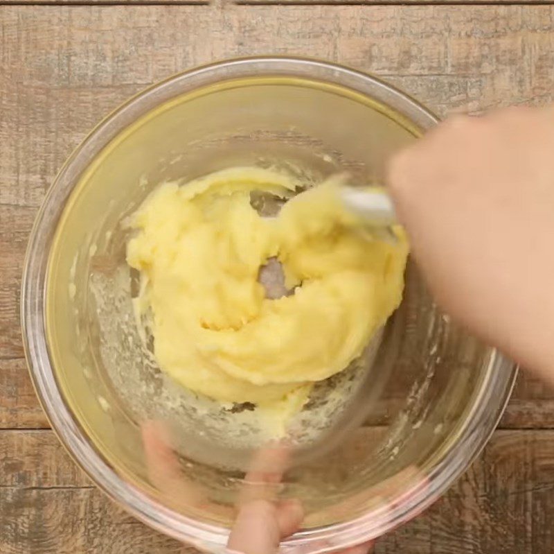 Step 3 Cook the puff pastry dough for the green tea cream puff