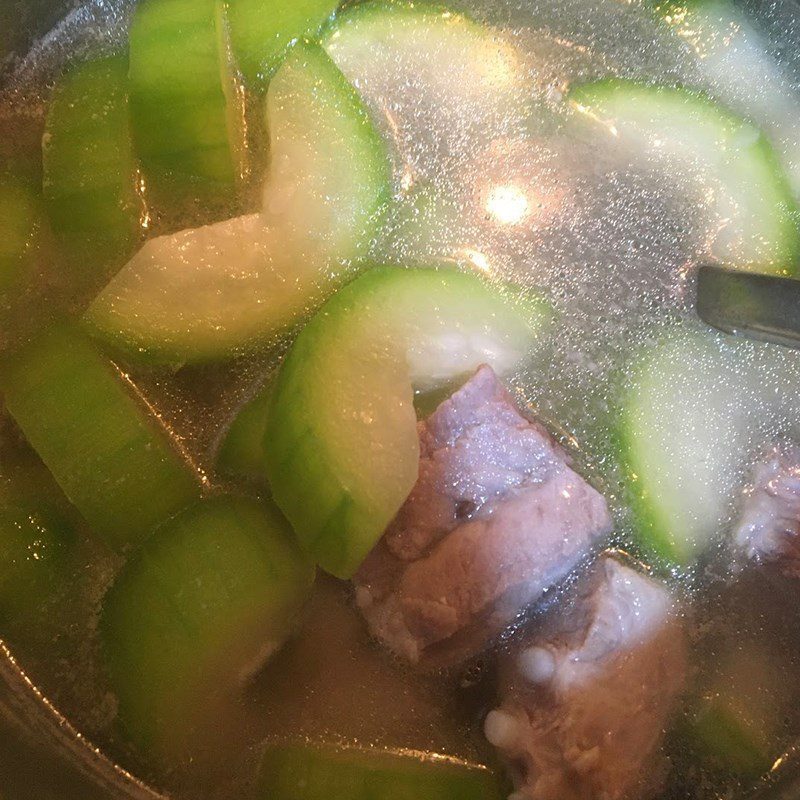 Step 3 Cook the soup Melon soup with pork bones