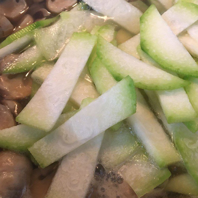 Step 3 Cooking soup Winter melon soup with meat