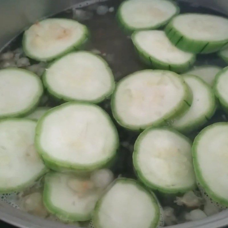 Step 3 Cooking soup Fish cake soup with bitter melon