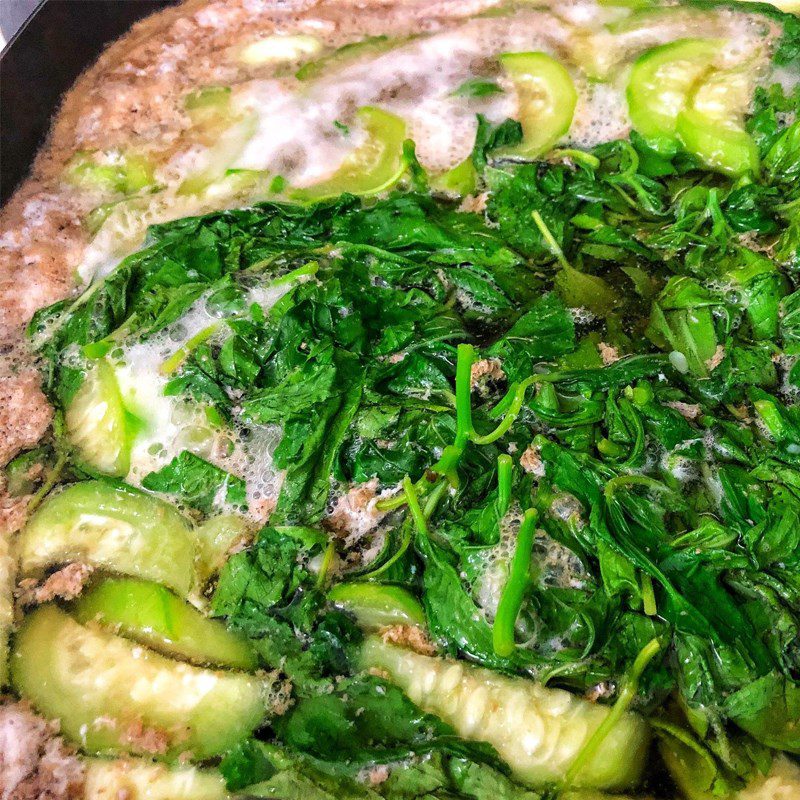 Step 2 Cook the Crab Soup with Malabar Spinach and Gourd