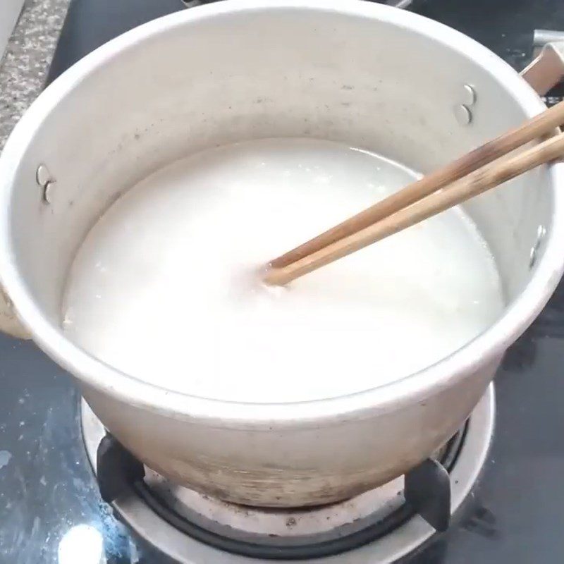 Step 3 Cook the soup for melon and peanut soup