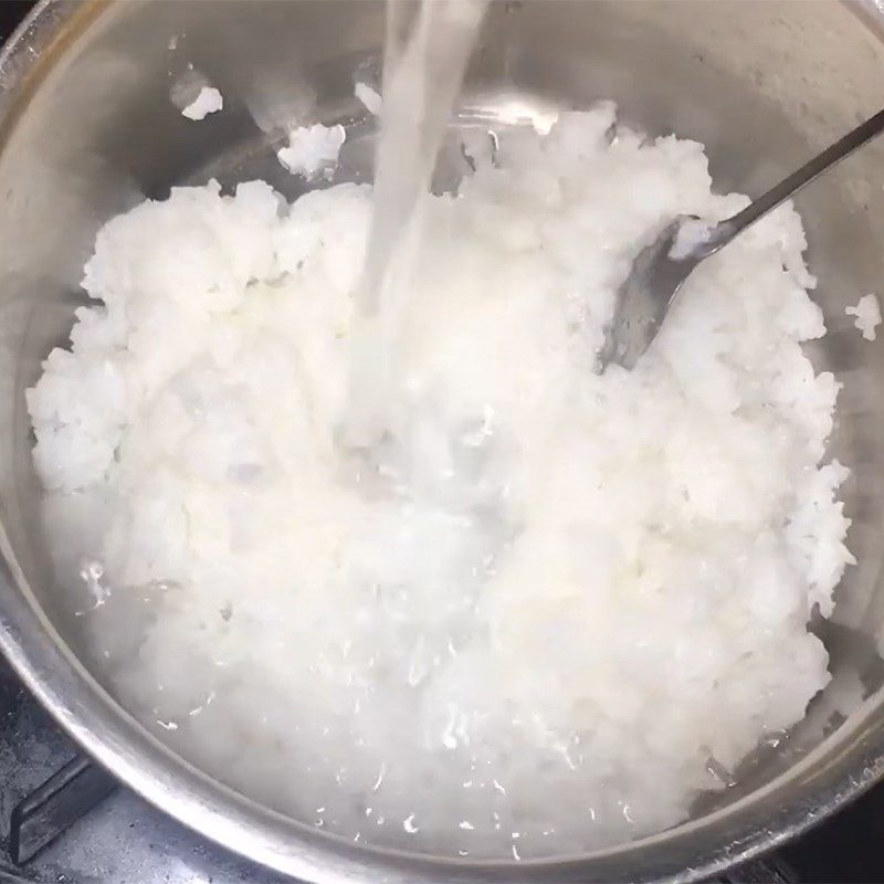 Step 3 Cook the porridge Pork porridge with water spinach and carrot