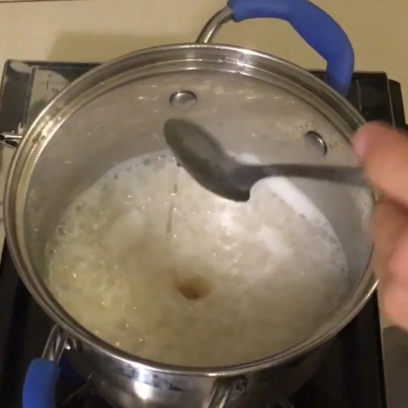 Step 3 Cook the porridge for snakehead fish and sweet vegetable porridge for weaning