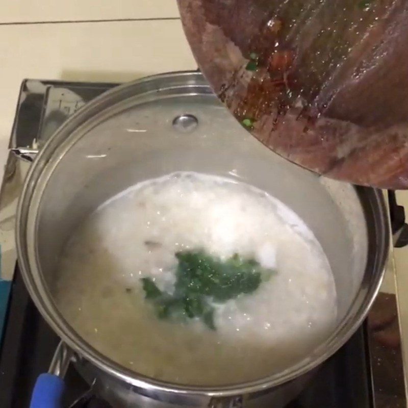 Step 3 Cook the porridge for snakehead fish and sweet vegetable porridge for weaning