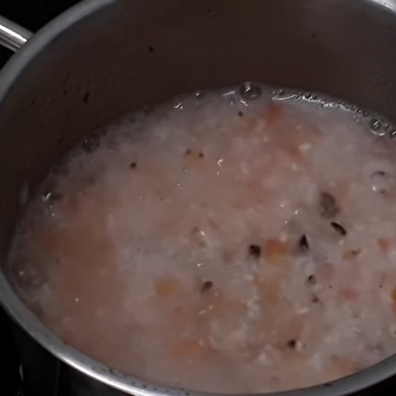 Step 2 Cooking eel tomato porridge Eel tomato porridge