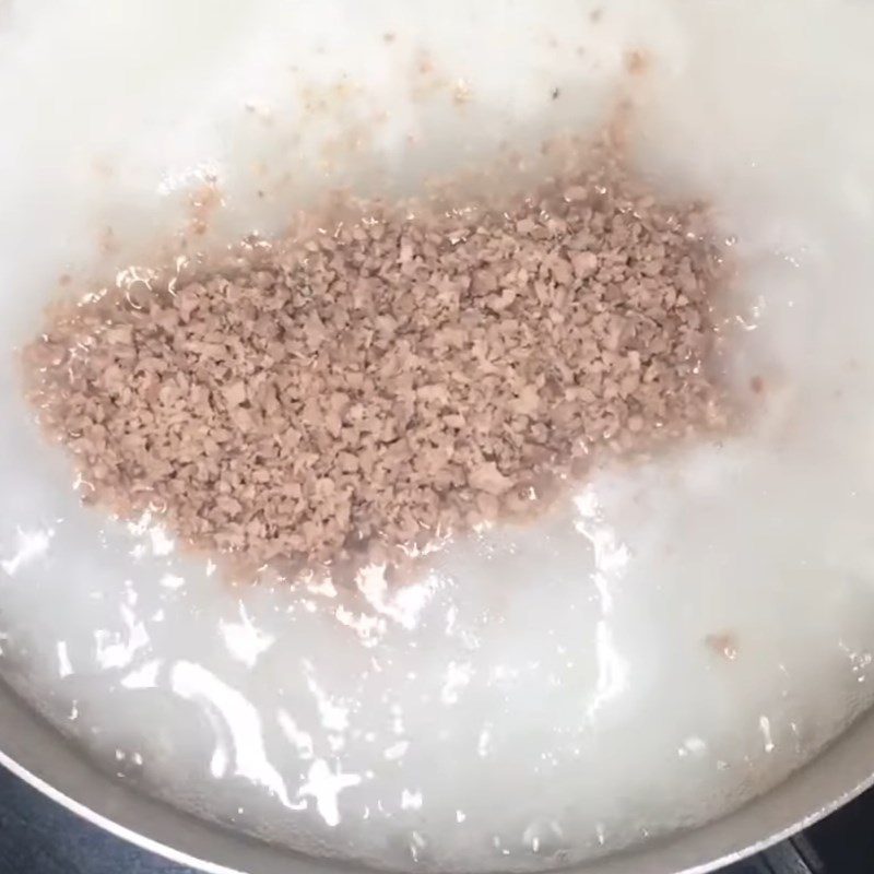 Step 6 Cooking porridge with beef and a mixture of water spinach for baby weaning