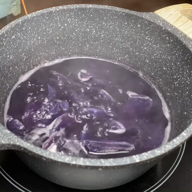 Step 1 Cook the purple sweet potato Purple Sweet Potato Cake with Mung Bean Filling