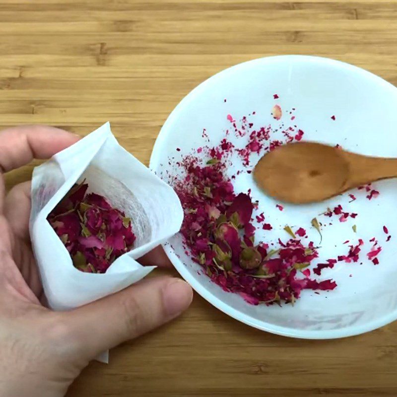 Step 1 Cooking dried rose buds Lychee Rose Jelly