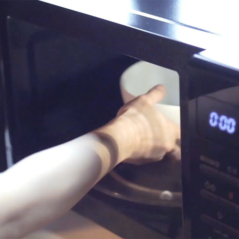 Step 4 Cook the filling using a microwave for the soft mooncake