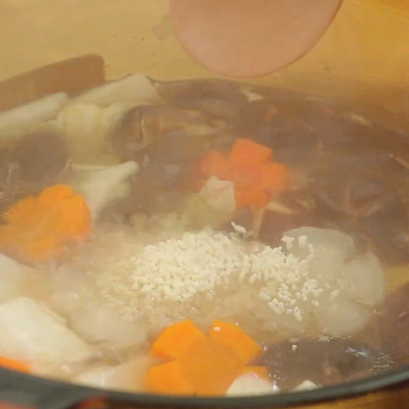 Step 4 Make the broth for vegetarian noodle soup