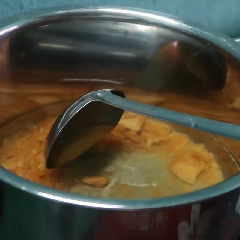 Step 4 Cooking the syrup Bánh canh ngọt hoa đậu biếc