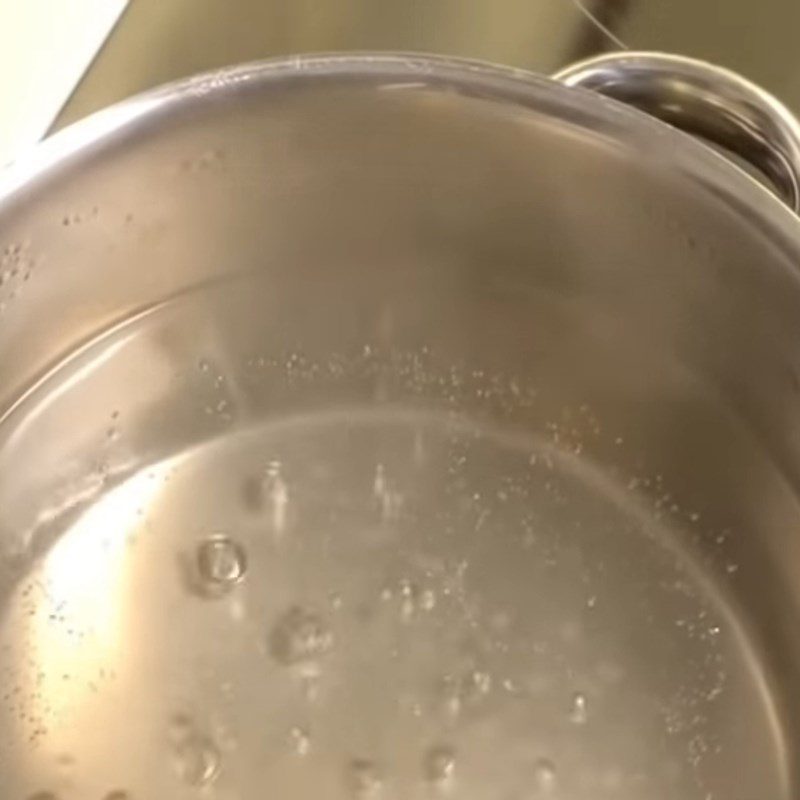 Step 1 Cook sugar syrup to make soft cake Soft mooncake with coconut milk filling