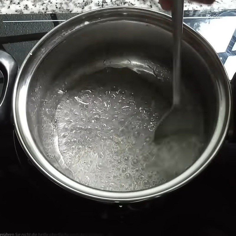 Step 3 Cooking syrup and finishing Fried cassava