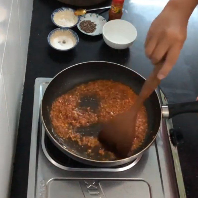 Step 2 Making the sauce Grilled salmon fins in aluminum foil