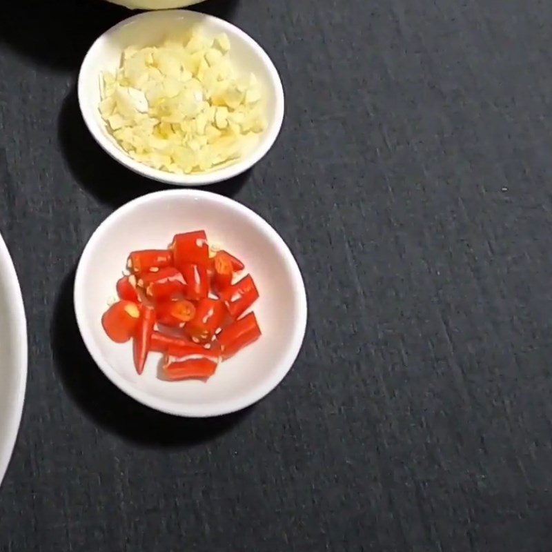 Step 2 Prepare the ingredients Stir-fried snails with tamarind