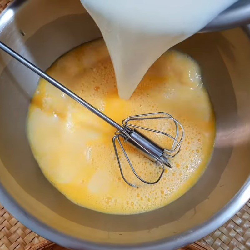 Step 2 Cook the milk and mix with eggs and durian Durian flan